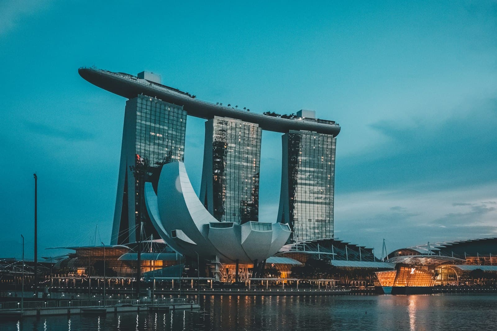 Marina Bay Sands and the ArtScience Museum at dusk, Singapore